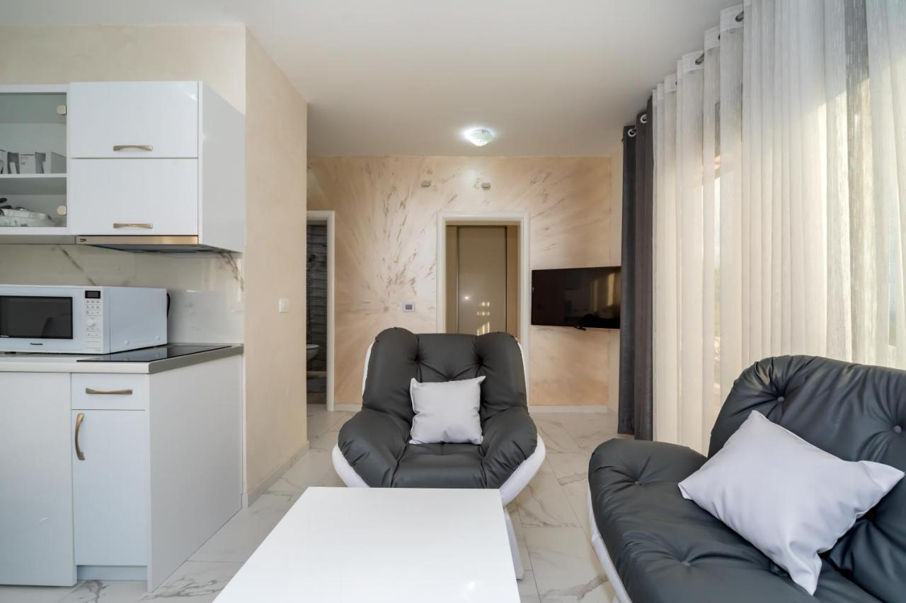 Kaom Lux Apartment Dobra Voda Luaran gambar