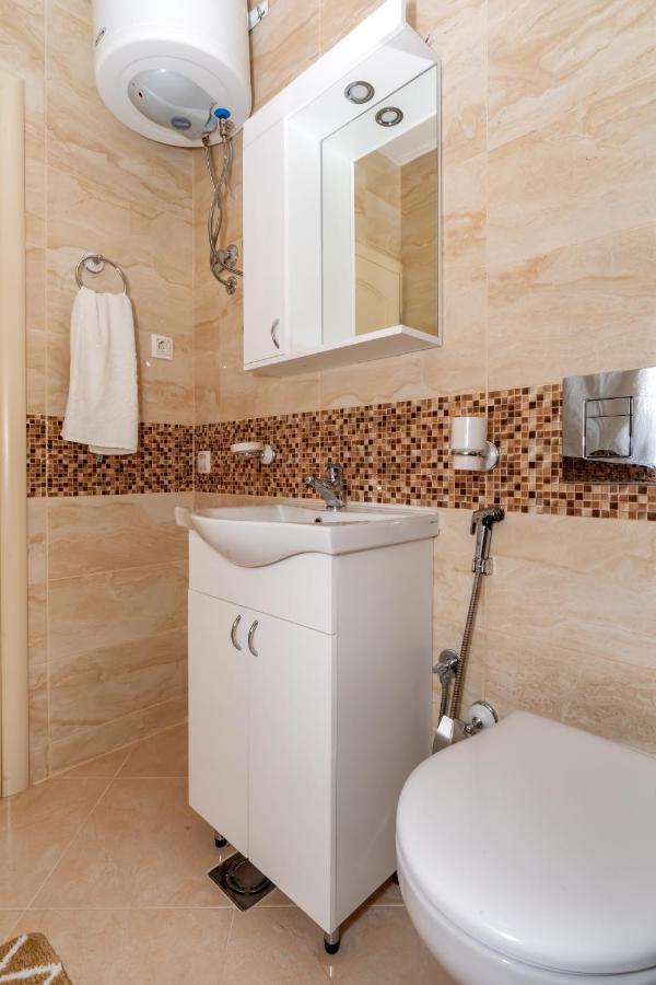 Kaom Lux Apartment Dobra Voda Luaran gambar