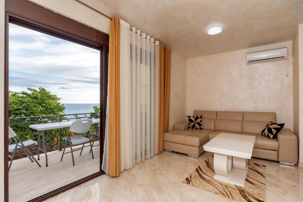 Kaom Lux Apartment Dobra Voda Luaran gambar