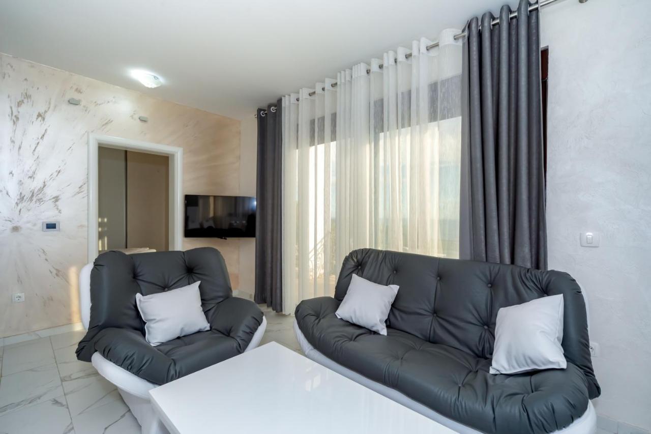 Kaom Lux Apartment Dobra Voda Luaran gambar