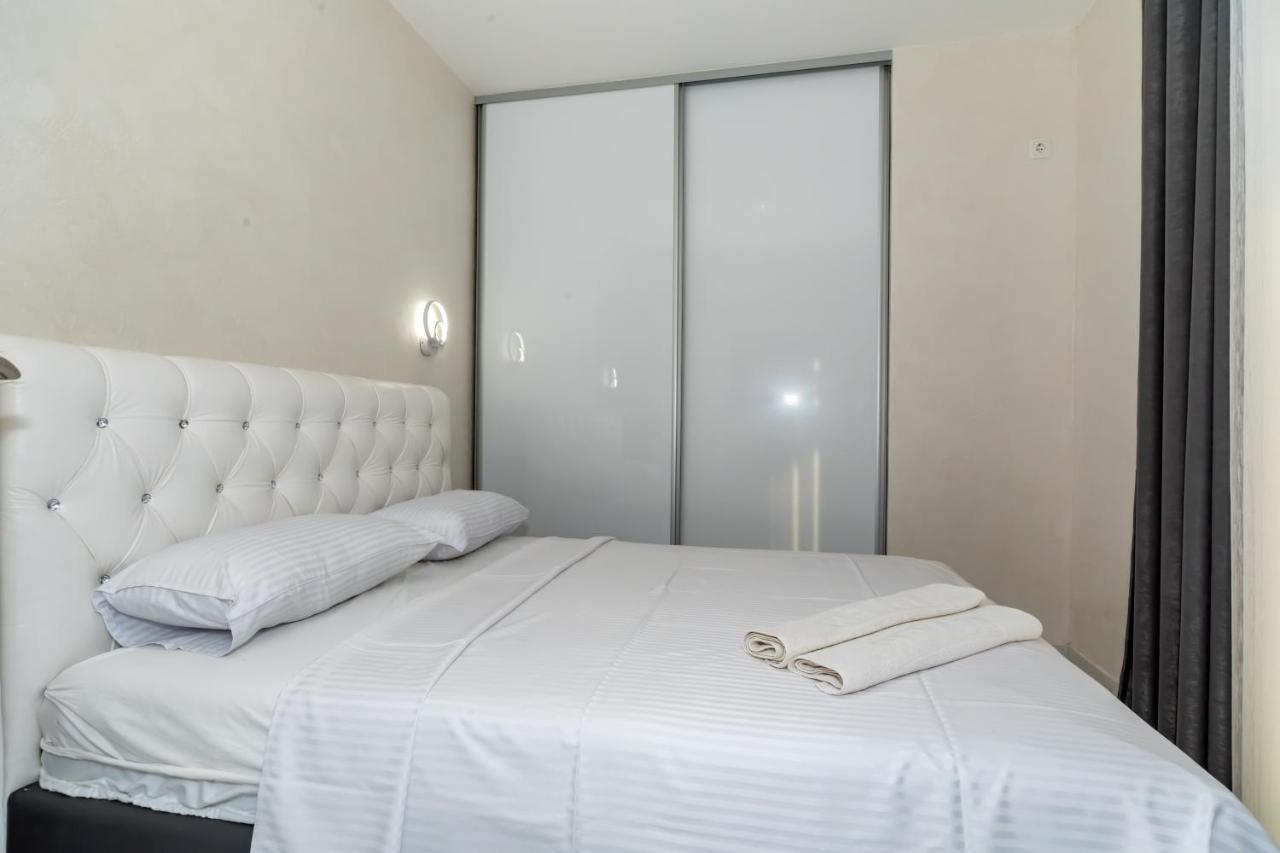 Kaom Lux Apartment Dobra Voda Luaran gambar