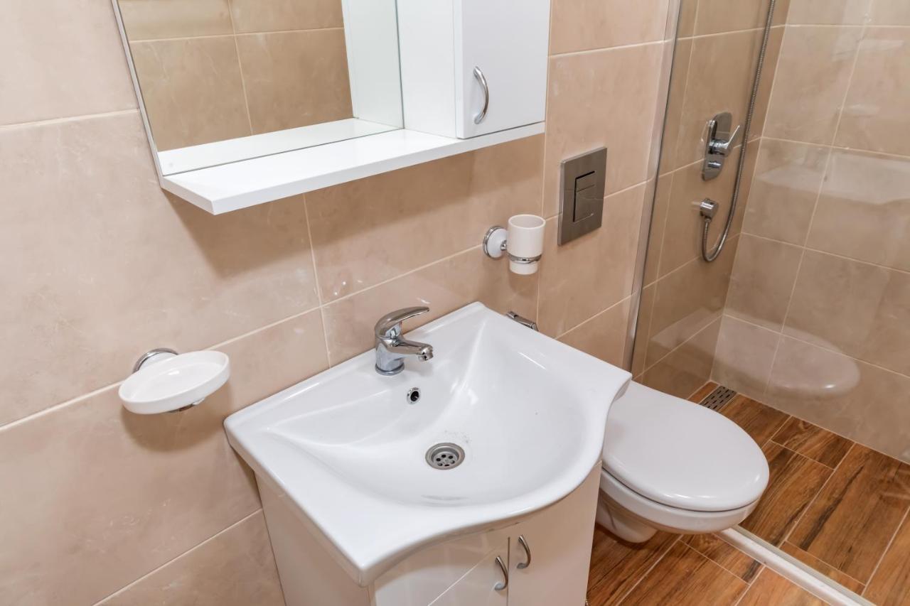 Kaom Lux Apartment Dobra Voda Luaran gambar