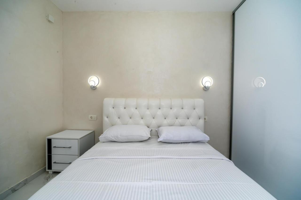 Kaom Lux Apartment Dobra Voda Luaran gambar