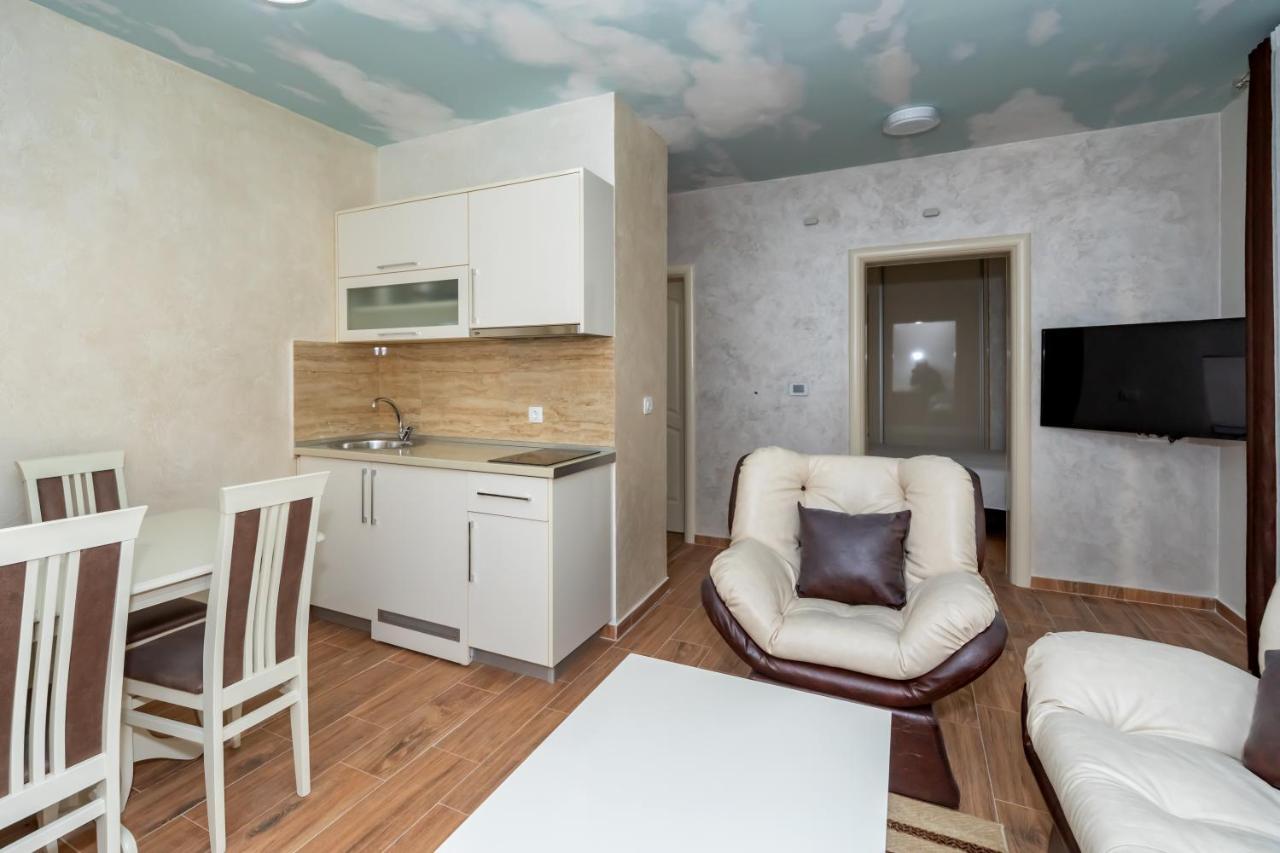 Kaom Lux Apartment Dobra Voda Luaran gambar