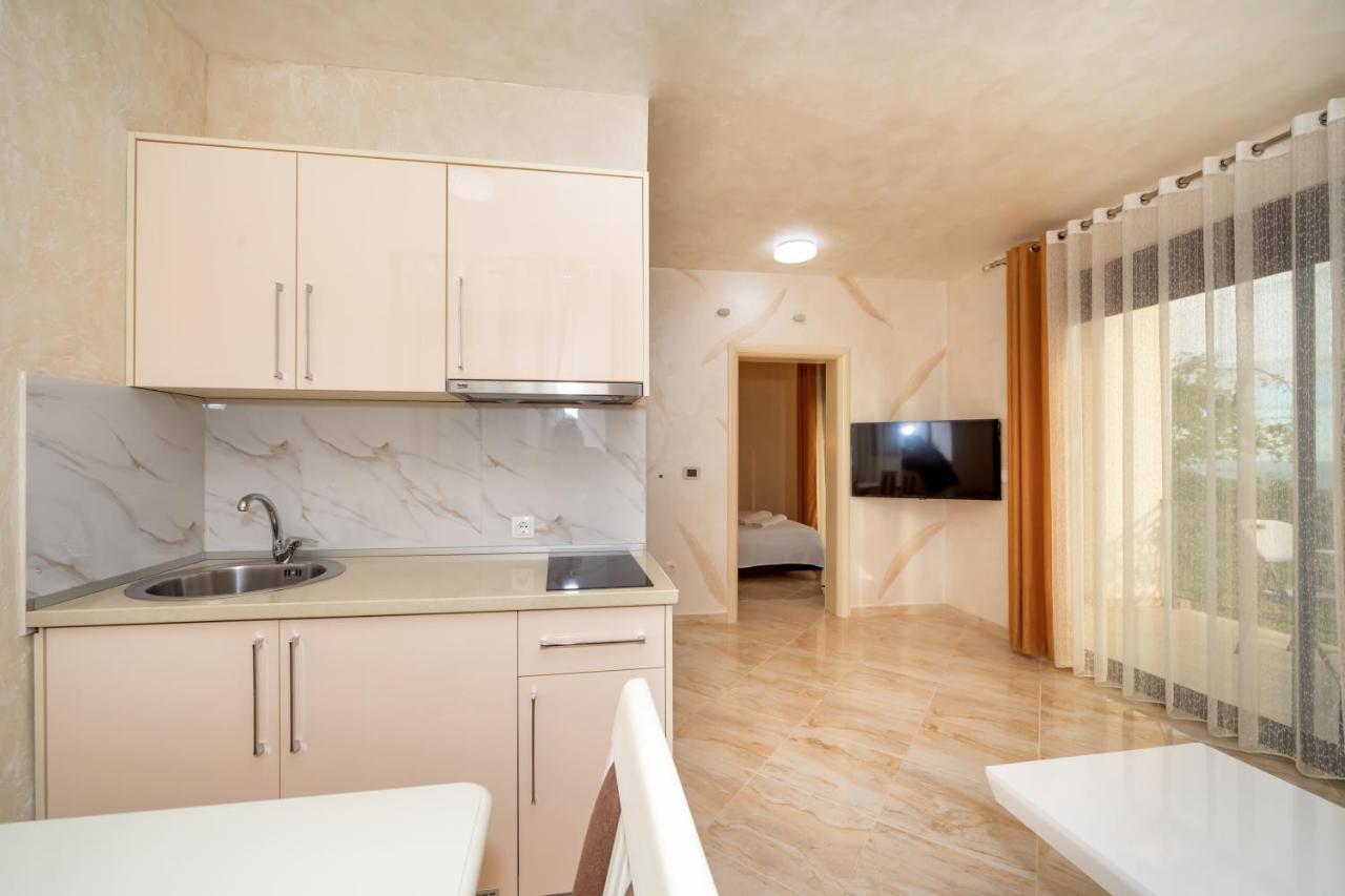 Kaom Lux Apartment Dobra Voda Luaran gambar