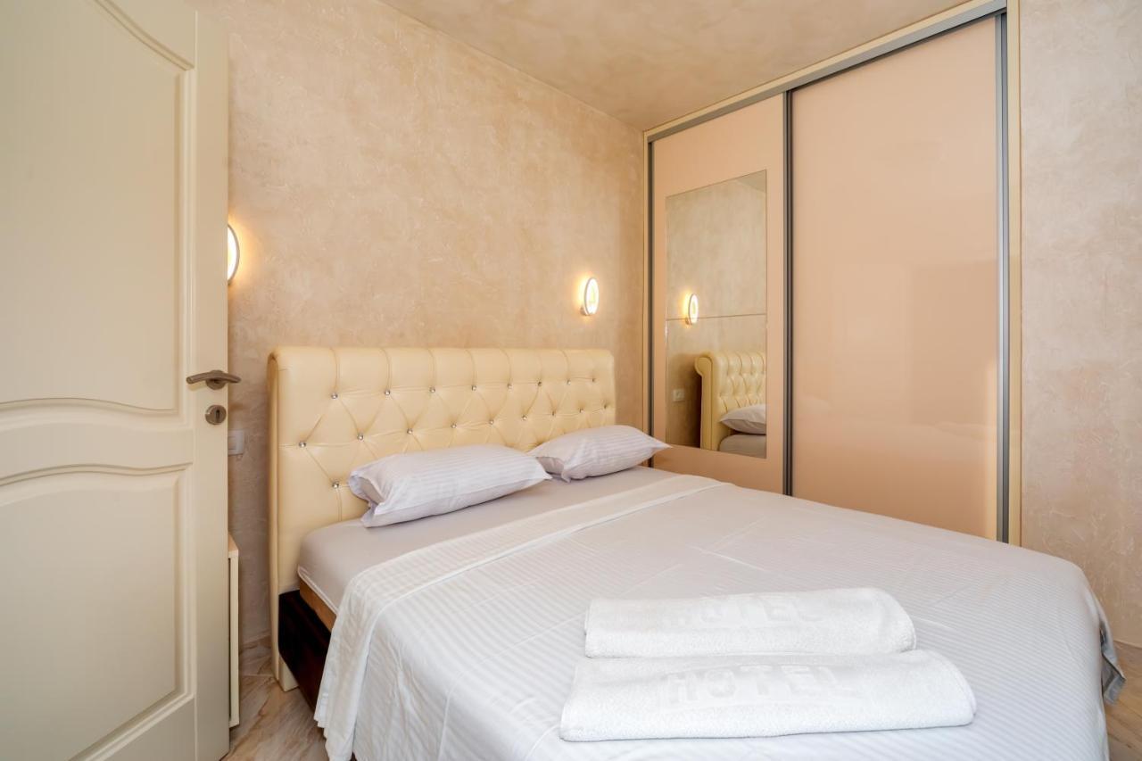 Kaom Lux Apartment Dobra Voda Luaran gambar