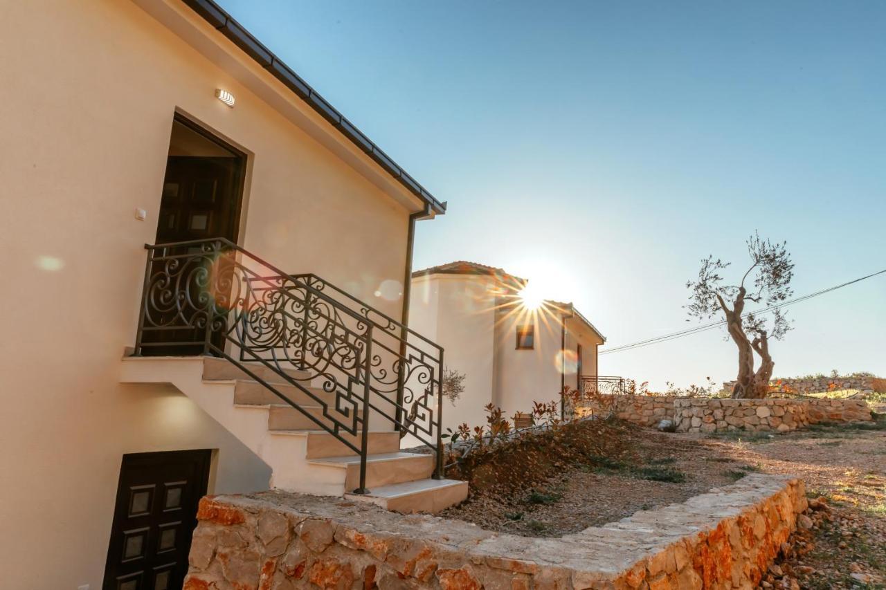 Kaom Lux Apartment Dobra Voda Luaran gambar