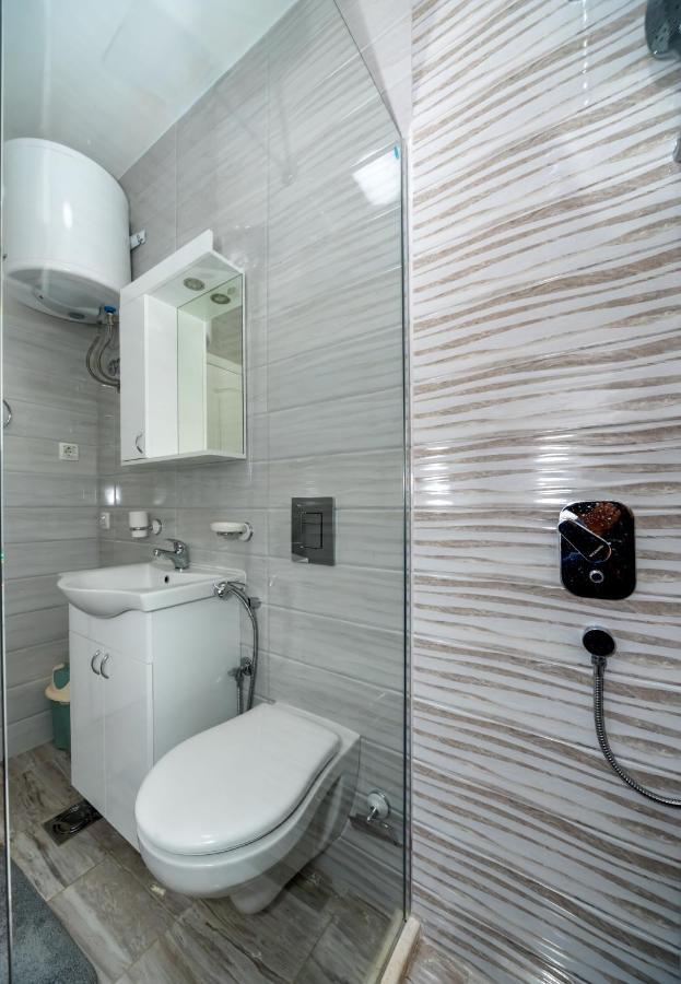 Kaom Lux Apartment Dobra Voda Luaran gambar
