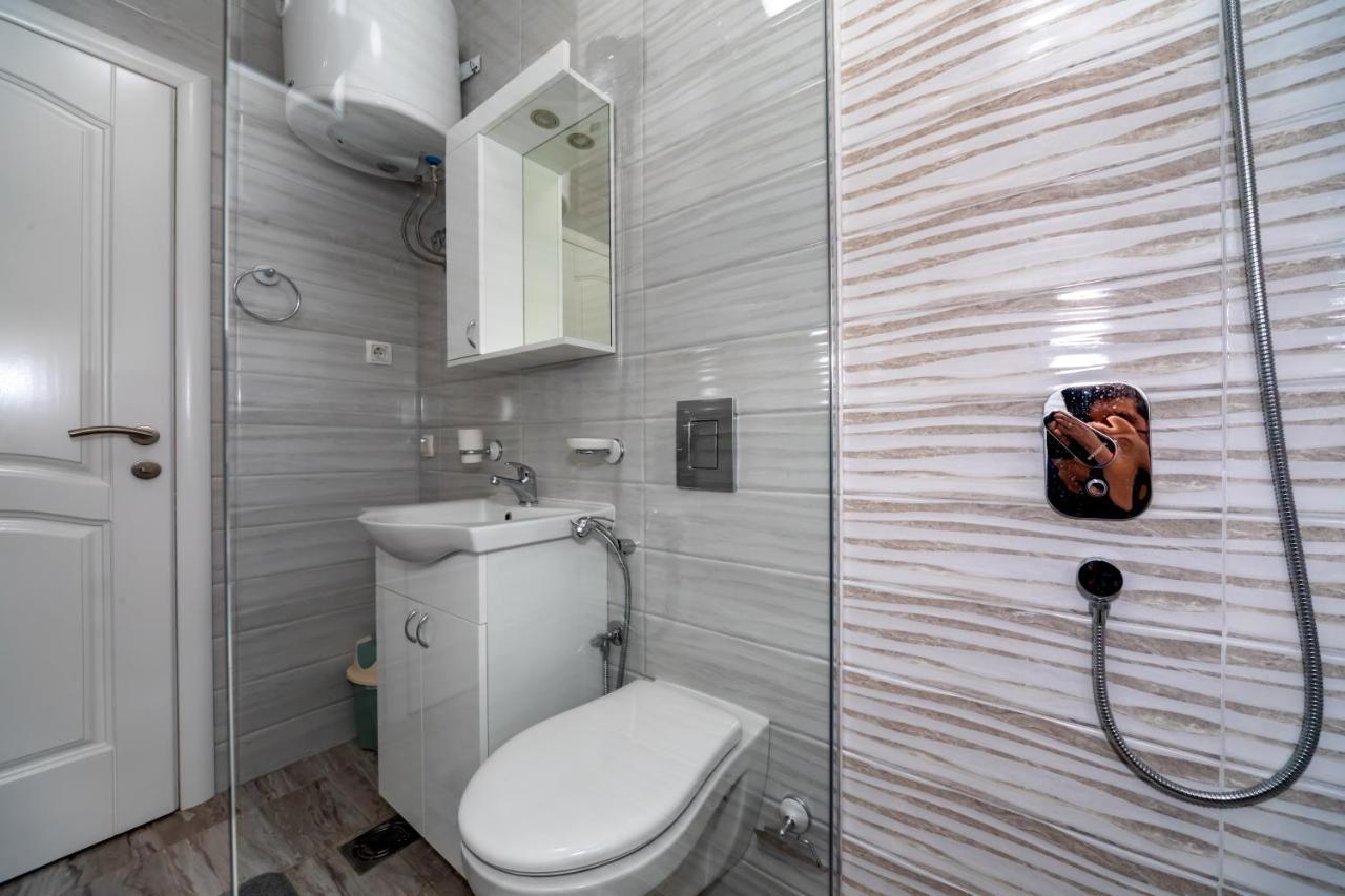 Kaom Lux Apartment Dobra Voda Luaran gambar