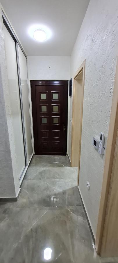 Kaom Lux Apartment Dobra Voda Luaran gambar