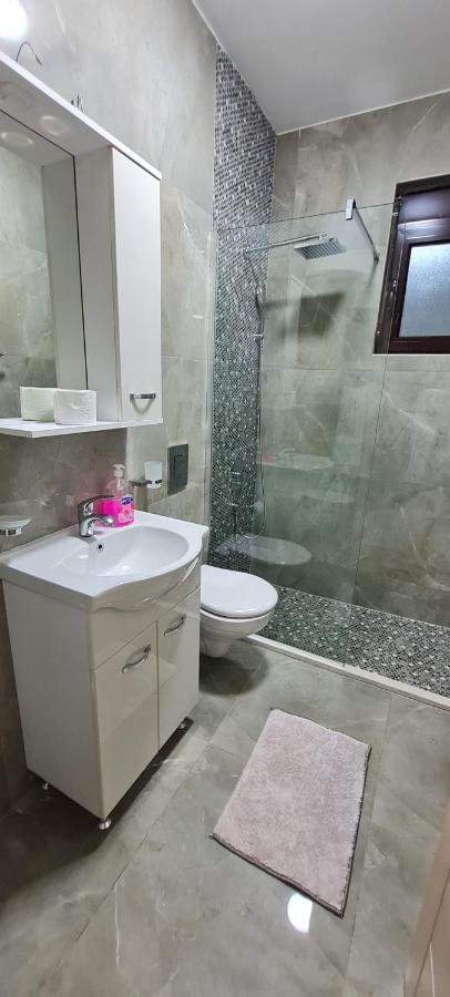 Kaom Lux Apartment Dobra Voda Luaran gambar